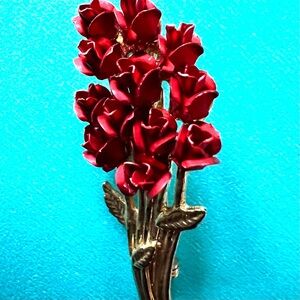 Vintage W' Signed A Dozen Red Roses on Gold Tone Stems Brooch